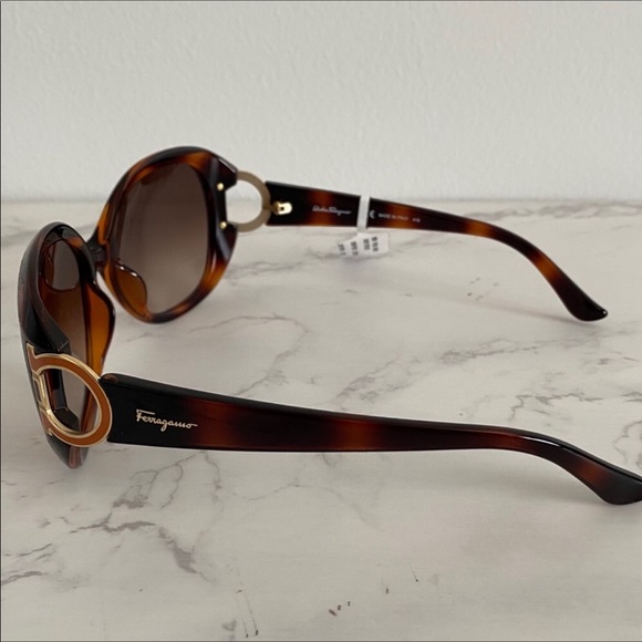 Ferragamo Sunglasses Tortoise Sunnies Oversized - Picture 6 of 8